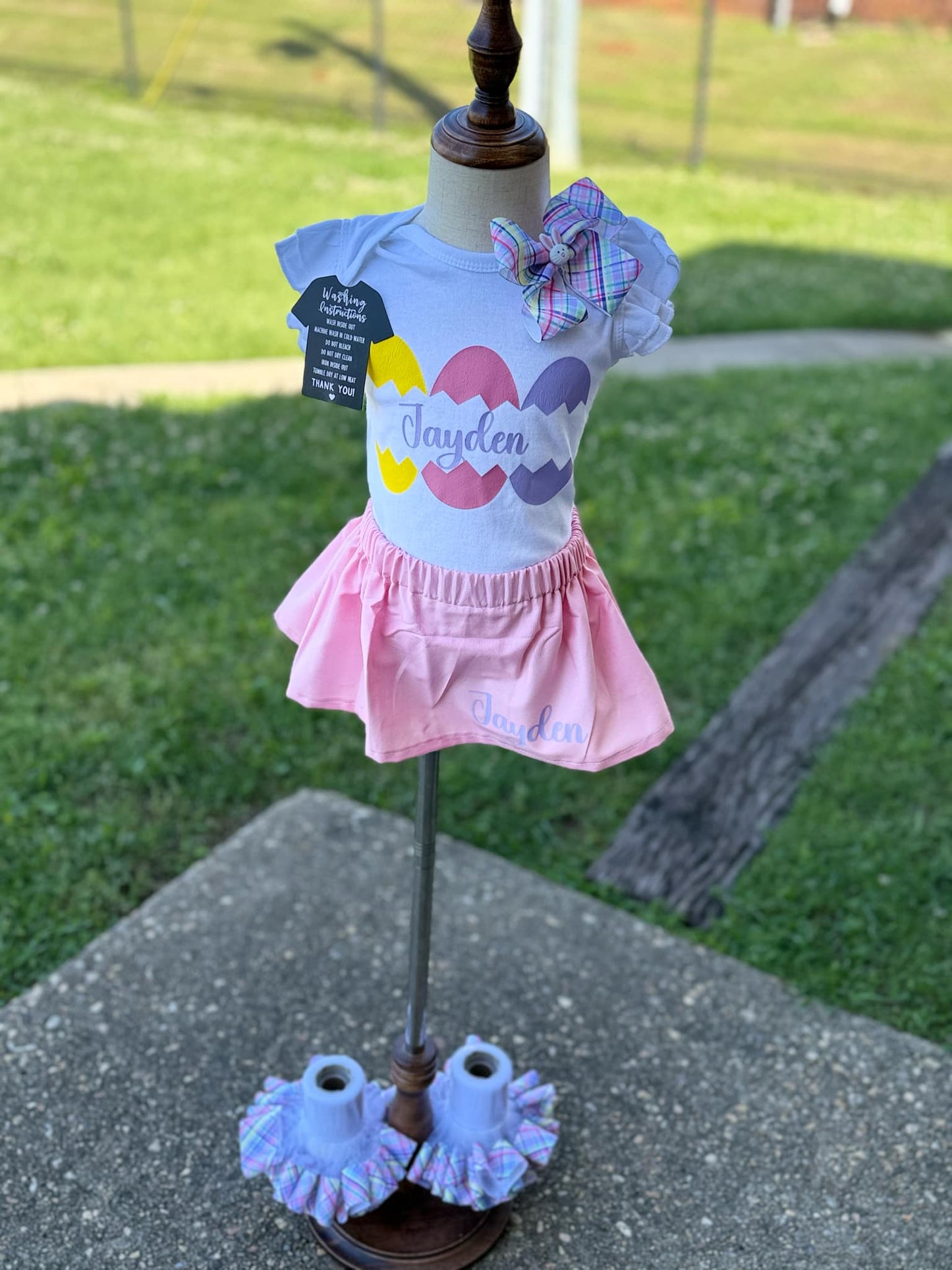 Easter Outfits for girls! We make custom skirts for any occasions!